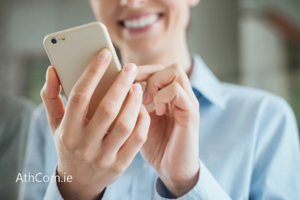 Woman happy to sell mobile phone to AthCom.ie